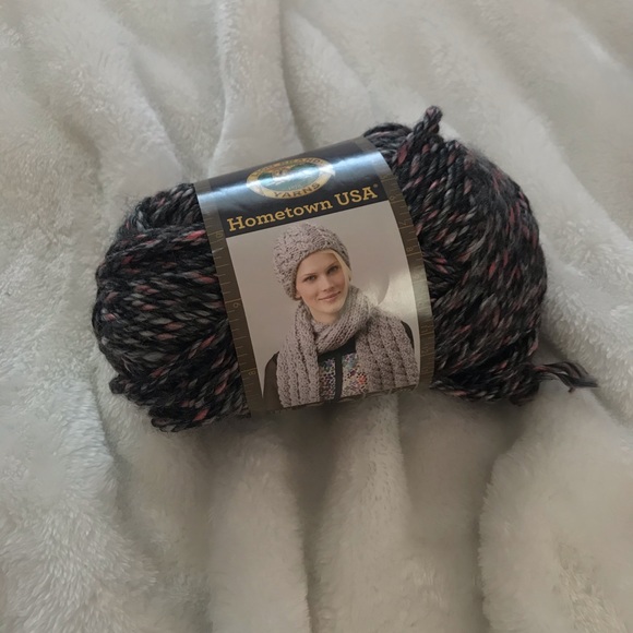 lion brand salem creek yarn (x2) - Picture 2 of 5